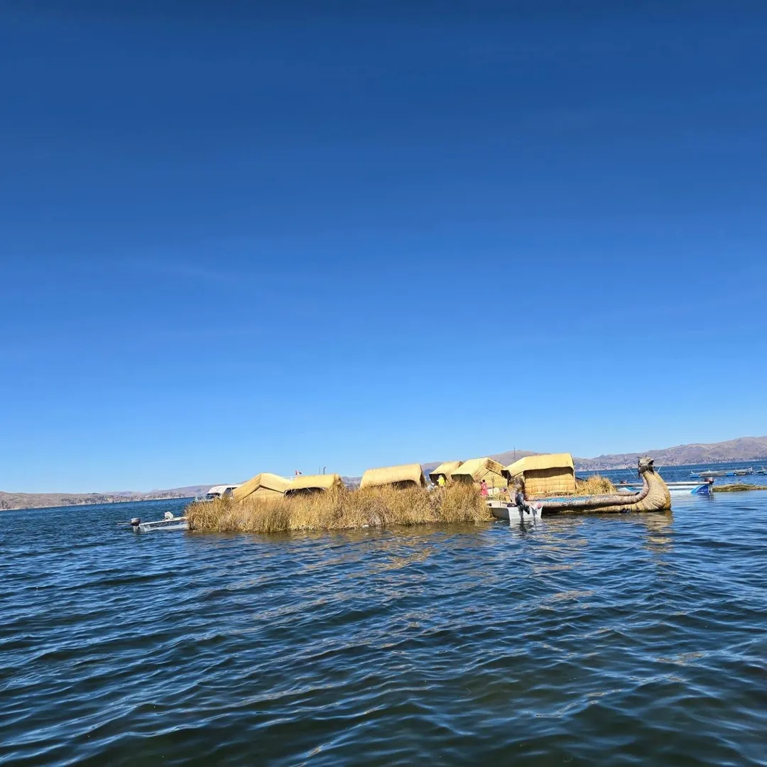 Tour Uros Puno – Islas Flotantes del Lago Titicaca