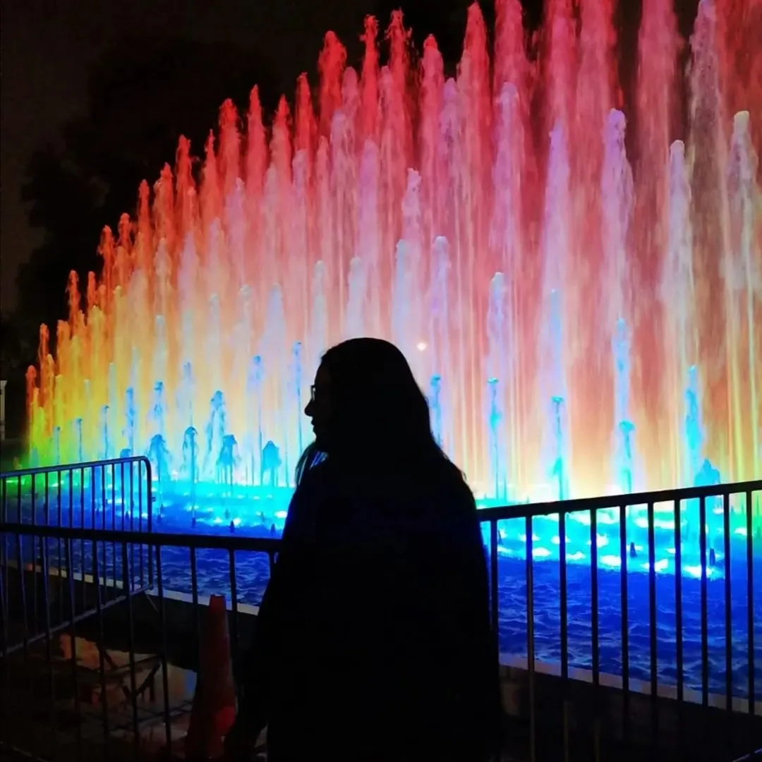 Colored fountain show at Parque de la Reserva