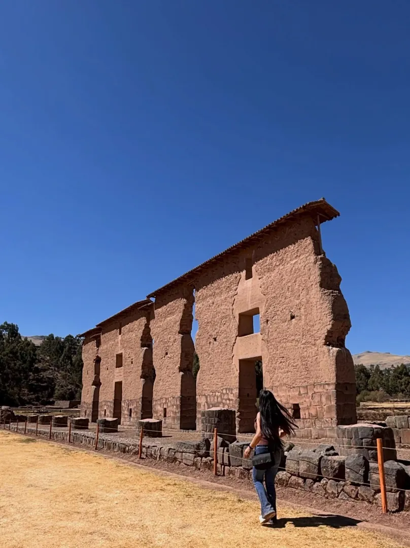 Muro del templo de Wiracocha en Raqchi