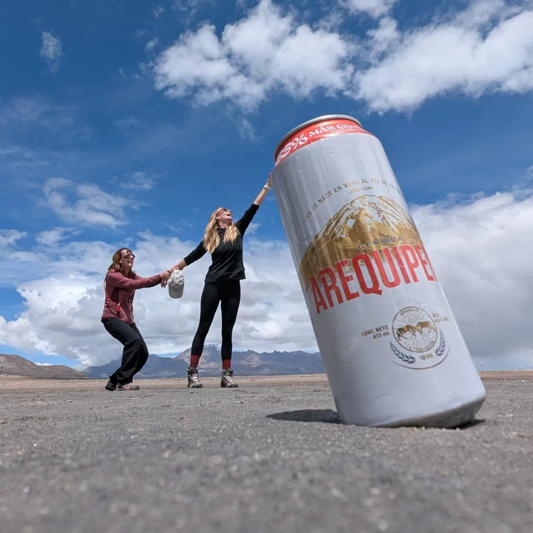 Giant Arequipeña can and volcanoes along the route